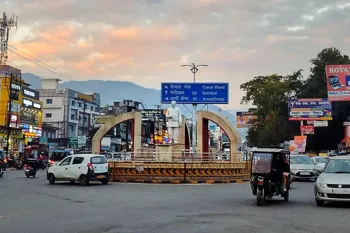 हल्द्वानी के जीरो जोन और मुख्य मार्गों पर तिपहिया वाहनों और ई-रिक्शा का संचालन प्रतिबंधित