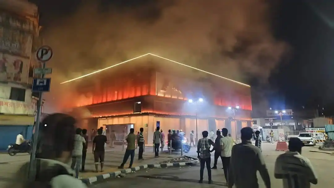 Fire Breaks Out at Pune's Mandai Metro Station: Quick Response by Fire Brigade Prevents Major Damage 