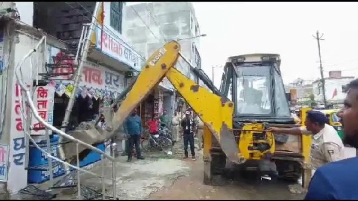 Authorities Remove Encroachments in Haldwani Markets Amid Tensions 