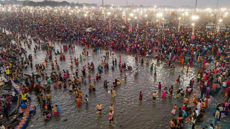 Magh Purnima Snan at Maha Kumbh 2025 Witnesses Massive Devotee Turnout with Enhanced Security and Key Highlights 